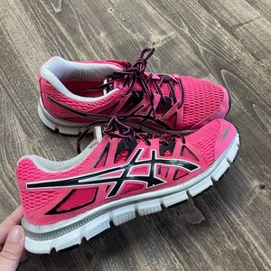 Women’s ASICS Runners Size 8.5 - Pink